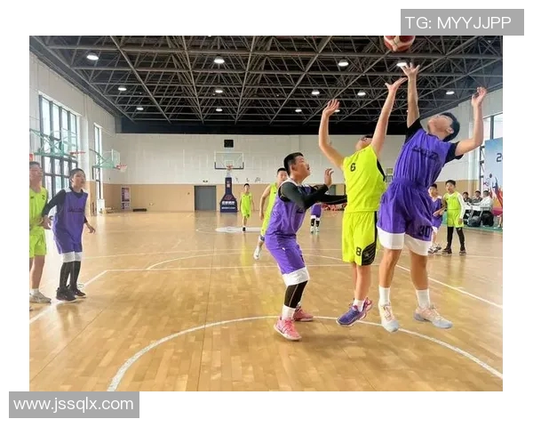 篮球女足球星精彩瞬间大合集 展现运动激情与不屈精神