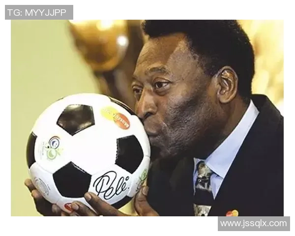 如何通过社交媒体追踪足球明星动态并分析其背后的深层含义